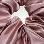 Luxe Satijnen Scrunchie – Zacht voor je Haar, Sterk in Stijl – Oudroze