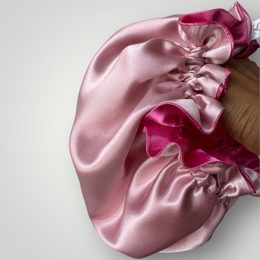 Dubbelzijdige Satijnen Meisjes Bonnet – Blush Pink | Zacht & Beschermend voor Kinderhaar