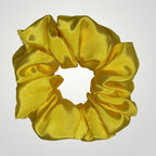 Luxe Satijnen Scrunchie – Zacht voor je Haar, Sterk in Stijl – Yellow
