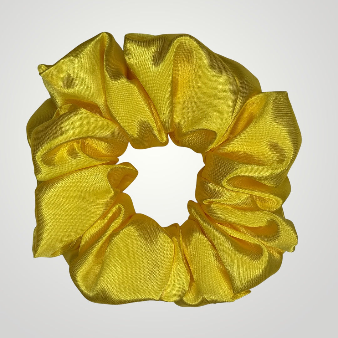 Luxe Satijnen Scrunchie – Zacht voor je Haar, Sterk in Stijl – Yellow