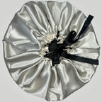 Luxe Satijnen Tie Bonnet
