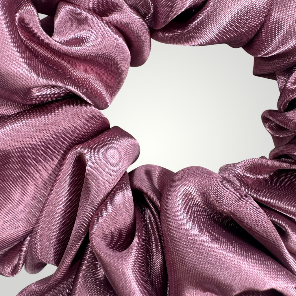 Luxe Satijnen Scrunchie – Zacht voor je Haar, Sterk in Stijl –