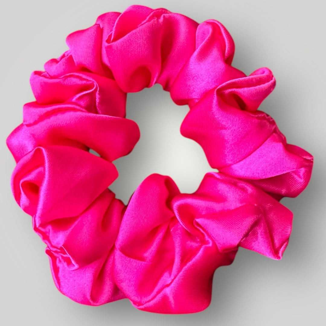 Luxe Satijnen Scrunchie – Zacht voor je Haar, Sterk in Stijl – Fuchsia