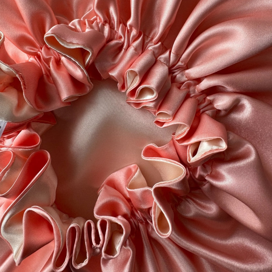 Dubbelzijdige Satijnen Meisjes Bonnet - Peach Cream | Zacht & Beschermend voor Kinderhaar