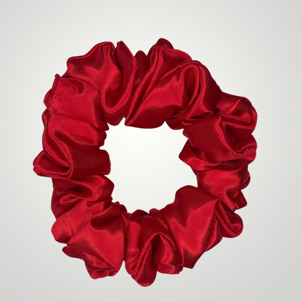 Luxe Satijnen Scrunchie – Zacht voor je Haar, Sterk in Stijl – Red