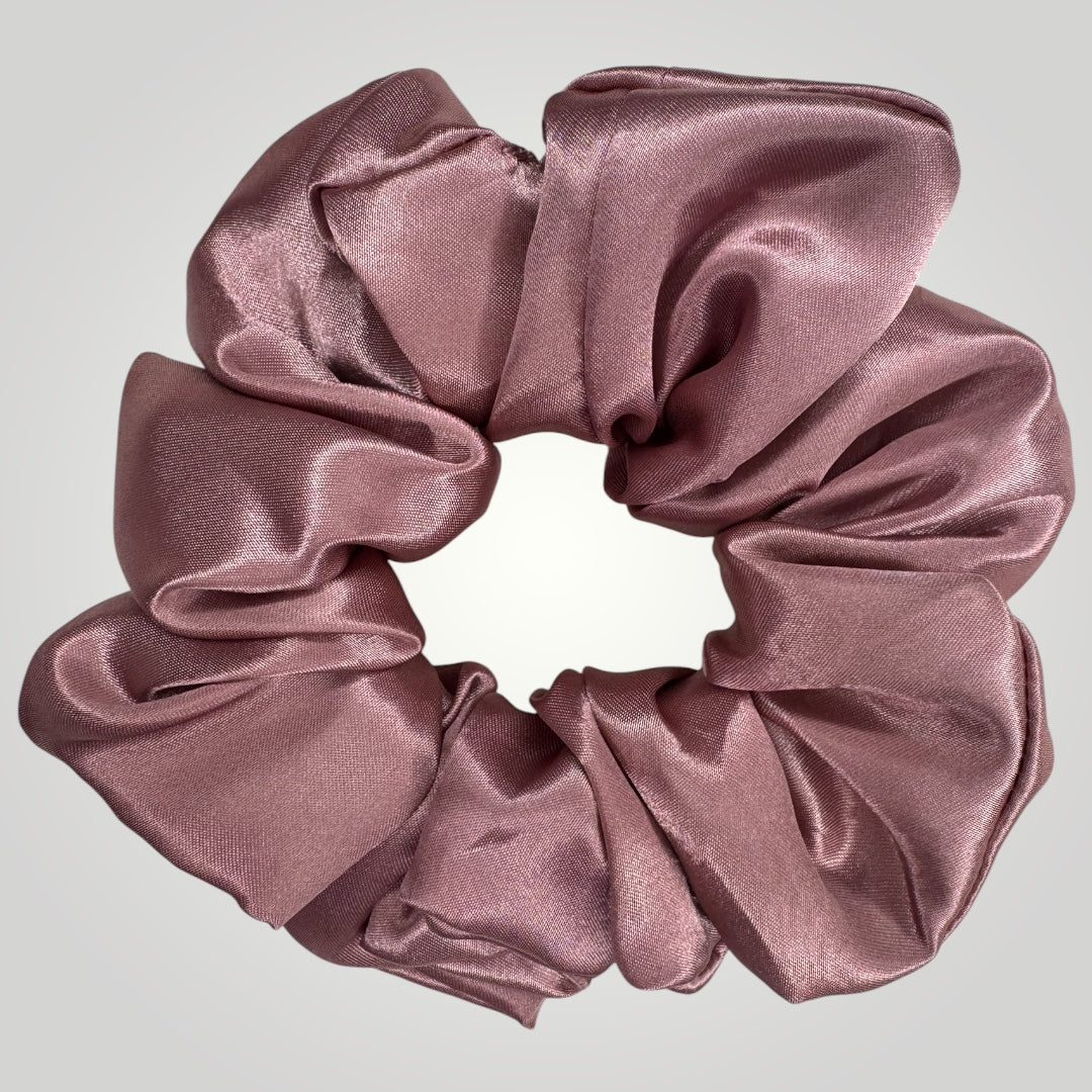 Luxe Satijnen Scrunchie – Zacht voor je Haar, Sterk in Stijl – Oudroze