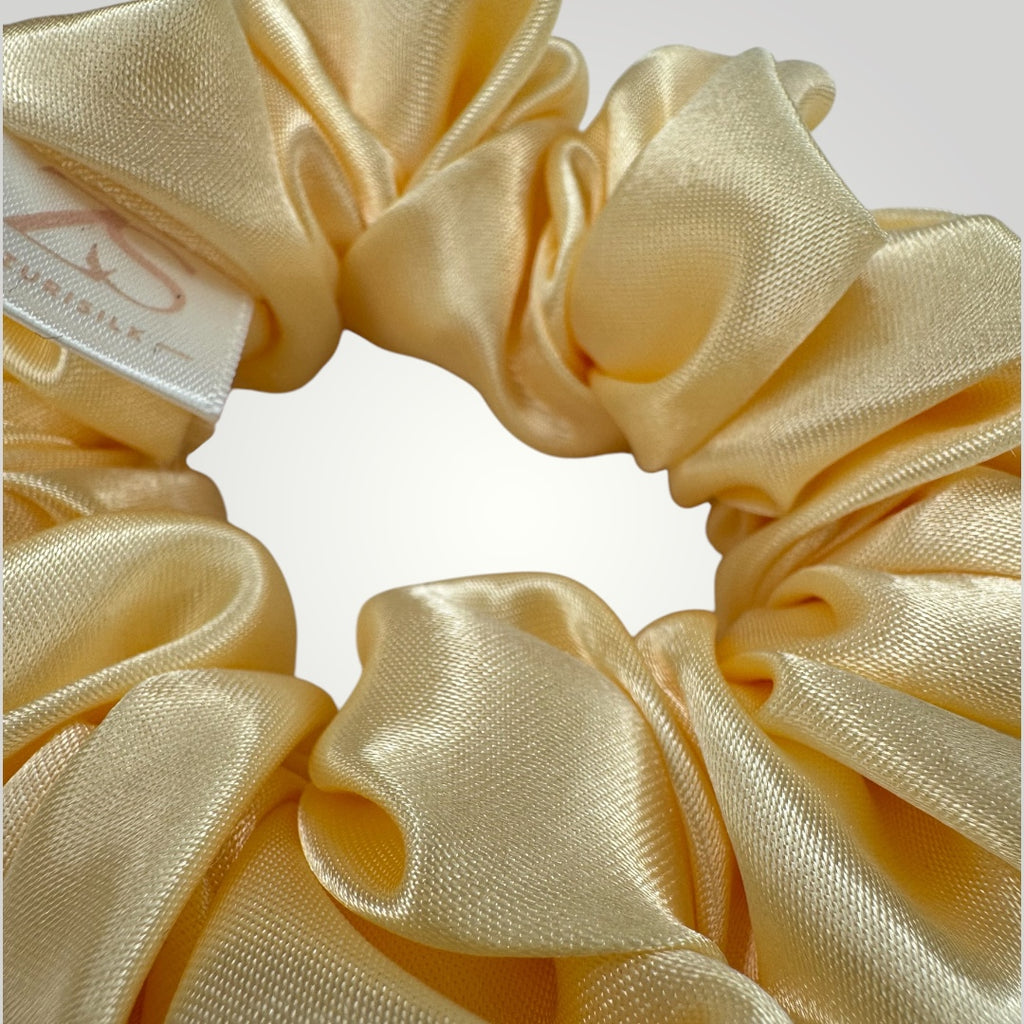 Luxe Satijnen Scrunchie – Zacht voor je Haar, Sterk in Stijl