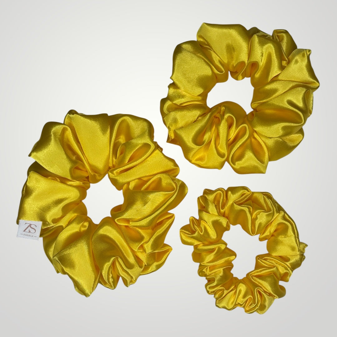 Luxe Satijnen Scrunchie – Zacht voor je Haar, Sterk in Stijl – Yellow