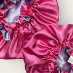 Mama & Mini Satin Set – Dubbelzijdige Bonnet voor Moeder & Kind – Pink Lilac