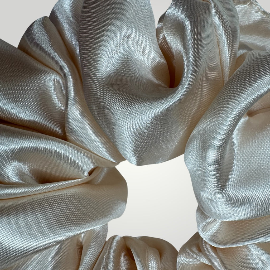 Luxe Satijnen Scrunchie – Zacht voor je Haar, Sterk in Stijl