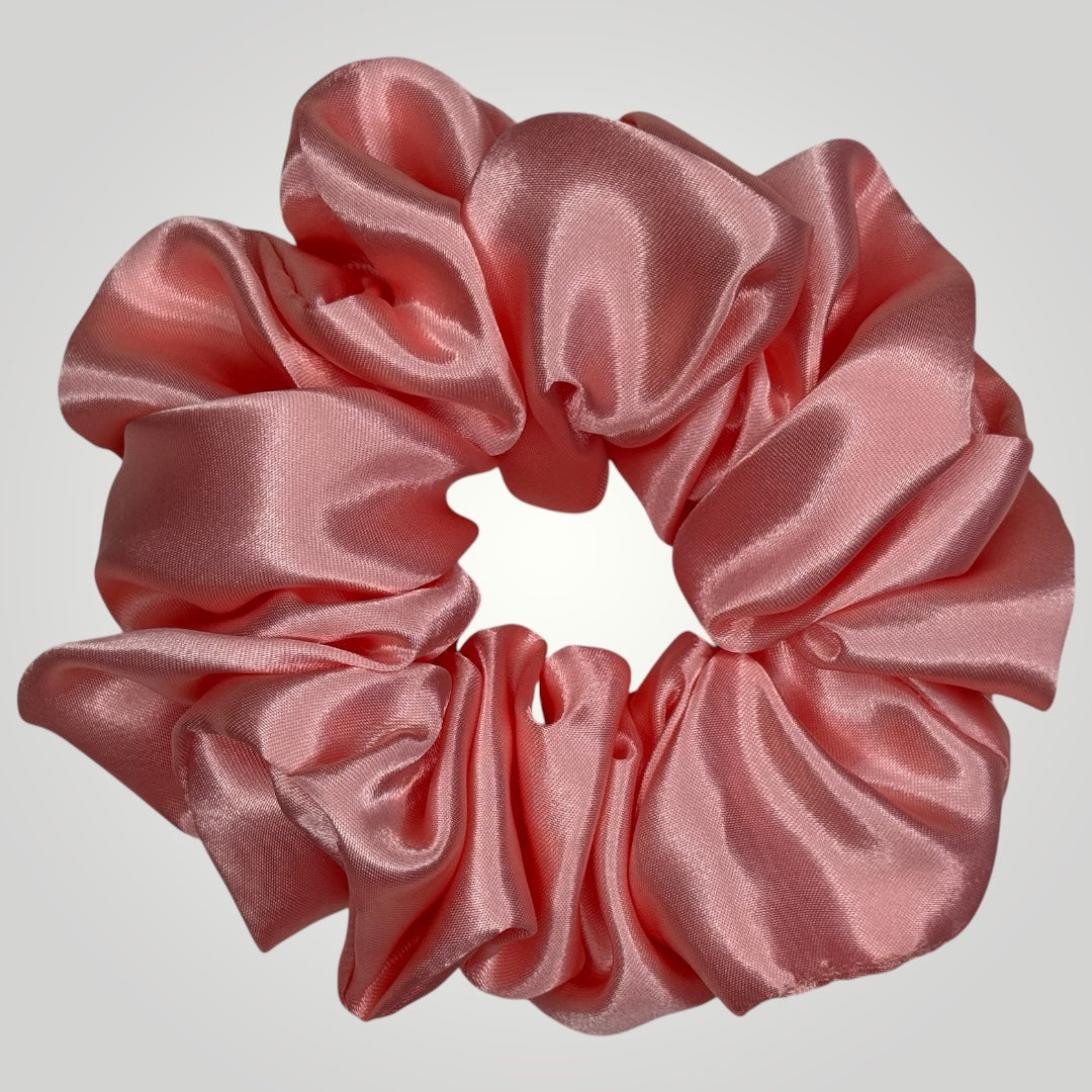 Luxe Satijnen Scrunchie – Zacht voor je Haar, Sterk in Stijl – Peach