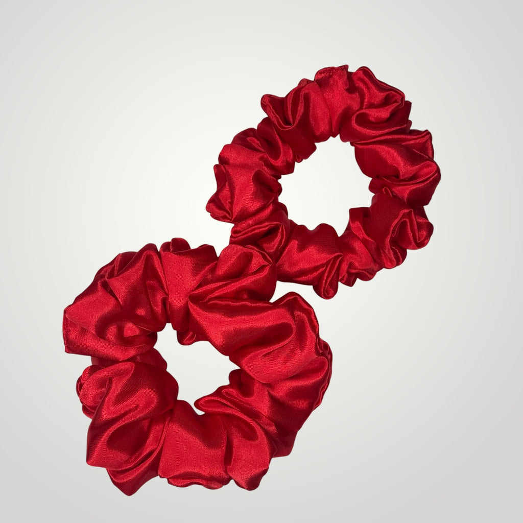 Luxe Satijnen Scrunchie – Zacht voor je Haar, Sterk in Stijl – Red