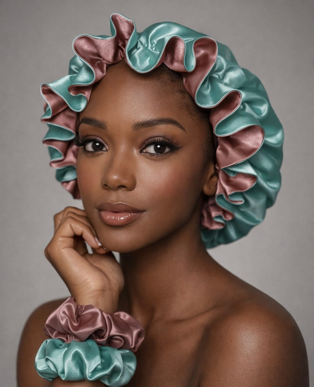 Satin Care Set - Dubbelzijdige Bonnet & 2 Luxe Scrunchies - Rose Mint