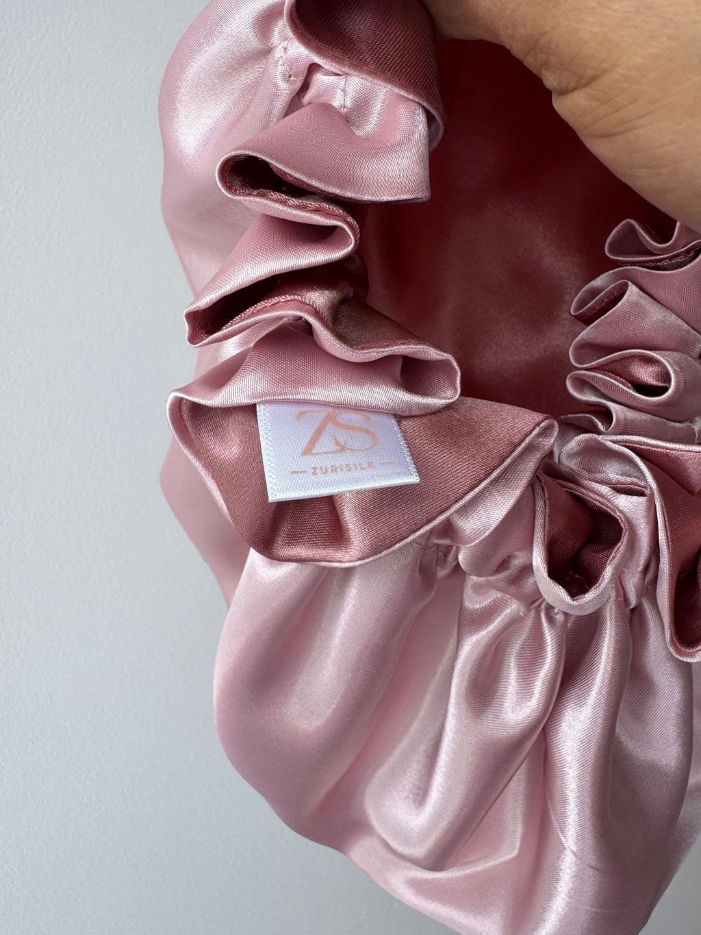 Dubbelzijdige Satijnen Bonnet – Soft Rosy | Luxe bescherming voor je haar