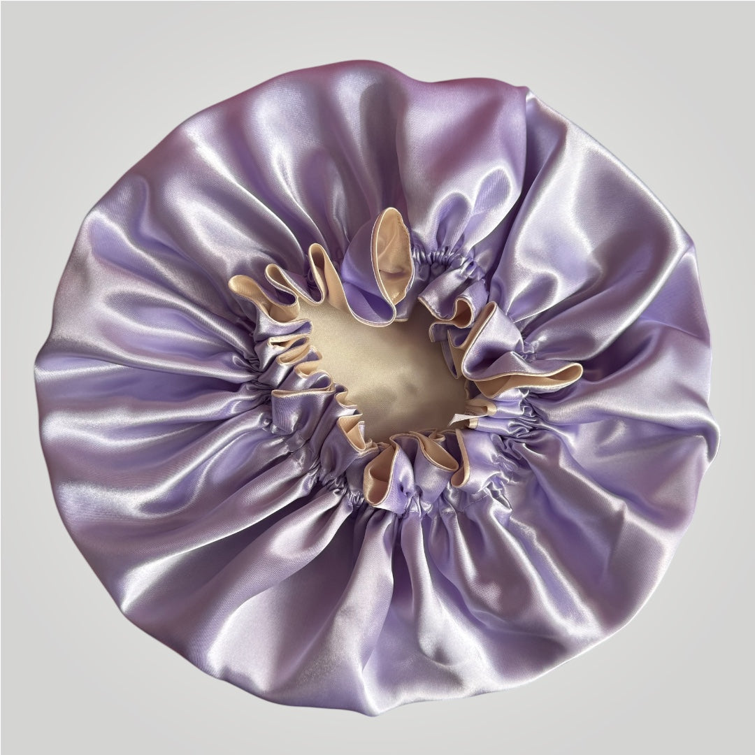 Dubbelzijdige Satijnen Bonnet – Lilac Cream | Luxe bescherming voor je haar